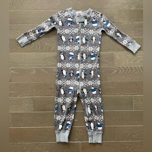 Hanna Andersson Gray Penguin Print Zip Up Pajamas